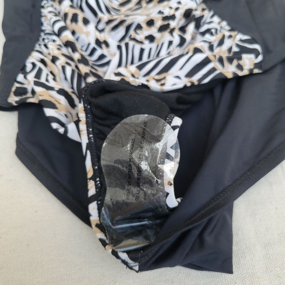 Sunshine Zone Hardware Front Shirred One Piece Style 6108 Big Cat Animal Print - Picture 6 of 10